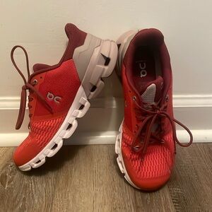 On Cloud’s Cloudflyer Women’s Size 7 EUC